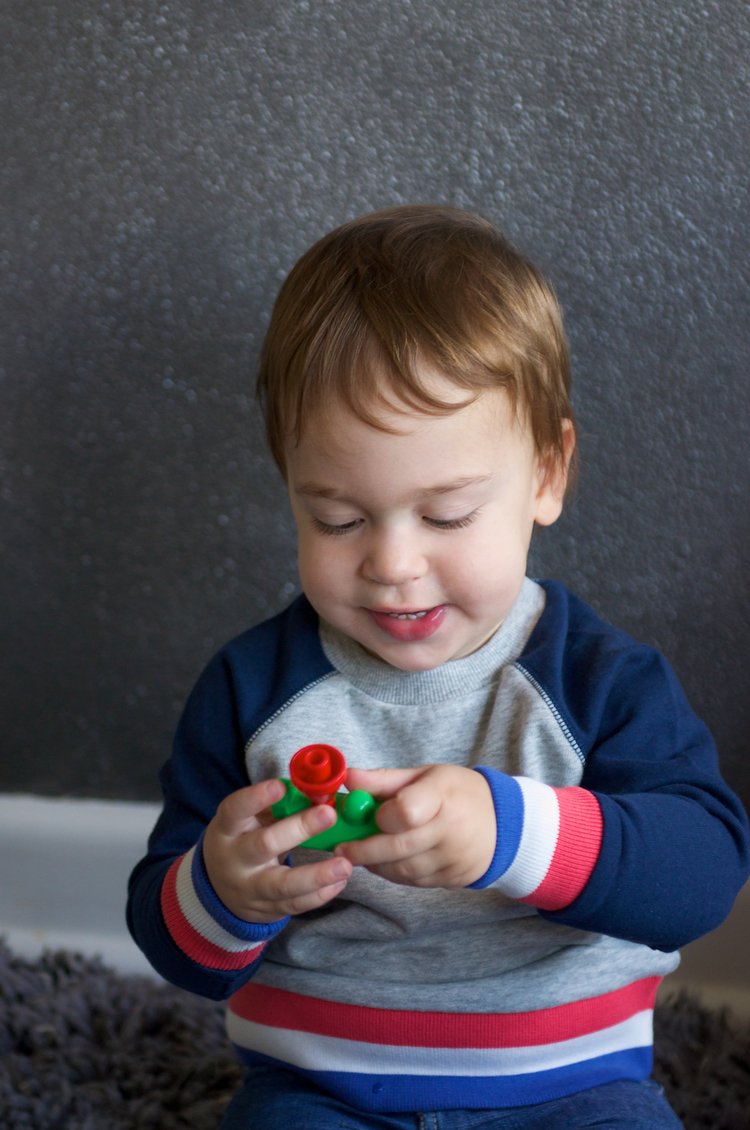 child-learning-to-play